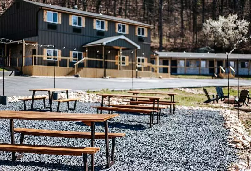 Motelli Grey Pine Lodge