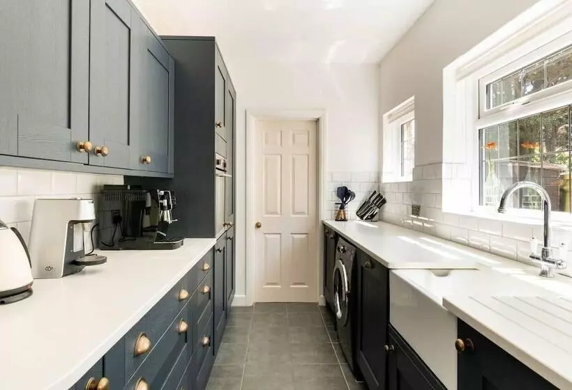 Residenssi Beautifully Furnished Home   5 Minutes To The Sea!