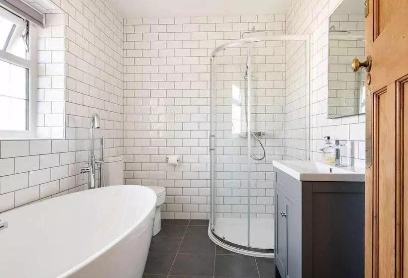 Residenssi Beautifully Furnished Home   5 Minutes To The Sea!