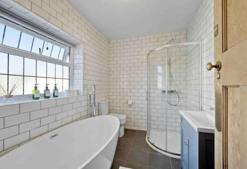 Rezydencja Beautifully Furnished Home 5 Minutes To The Sea!