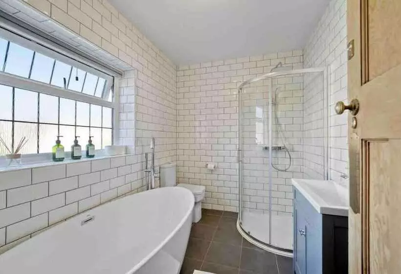 Residenssi Beautifully Furnished Home   5 Minutes To The Sea!