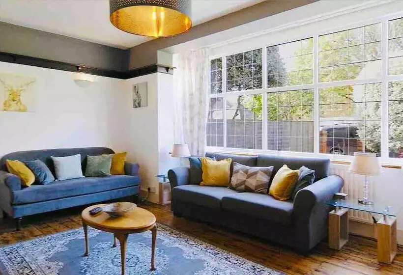 Residenssi Beautifully Furnished Home   5 Minutes To The Sea!