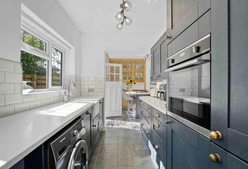 Rezydencja Beautifully Furnished Home 5 Minutes To The Sea!