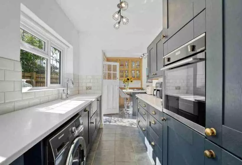 Residenssi Beautifully Furnished Home   5 Minutes To The Sea!