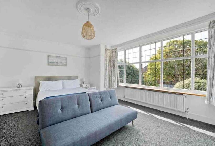 Rezydencja Beautifully Furnished Home 5 Minutes To The Sea!