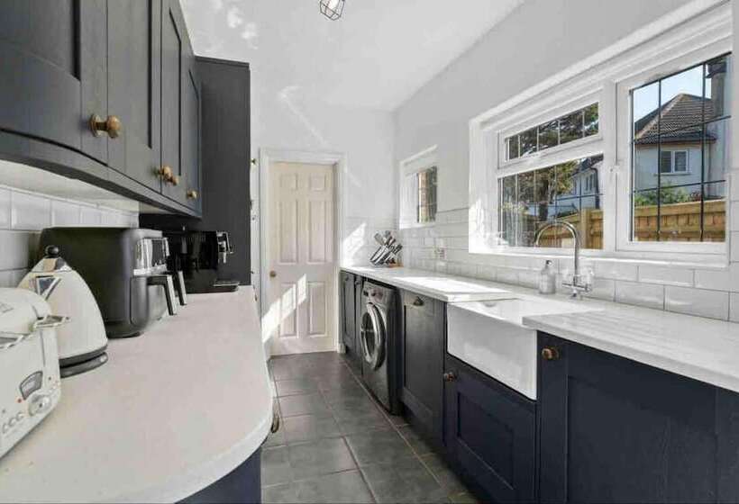 Rezydencja Beautifully Furnished Home 5 Minutes To The Sea!