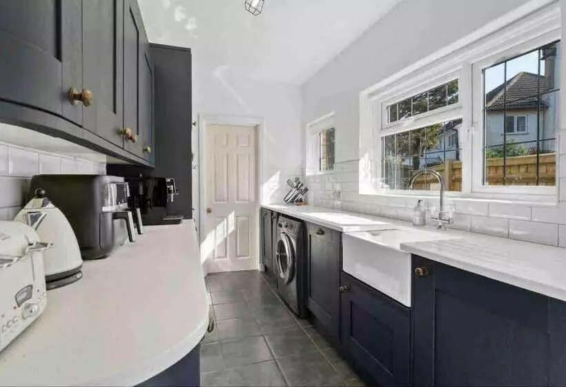 Residenssi Beautifully Furnished Home   5 Minutes To The Sea!