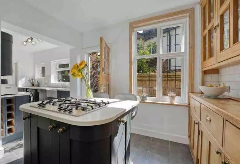 Residenssi Beautifully Furnished Home   5 Minutes To The Sea!
