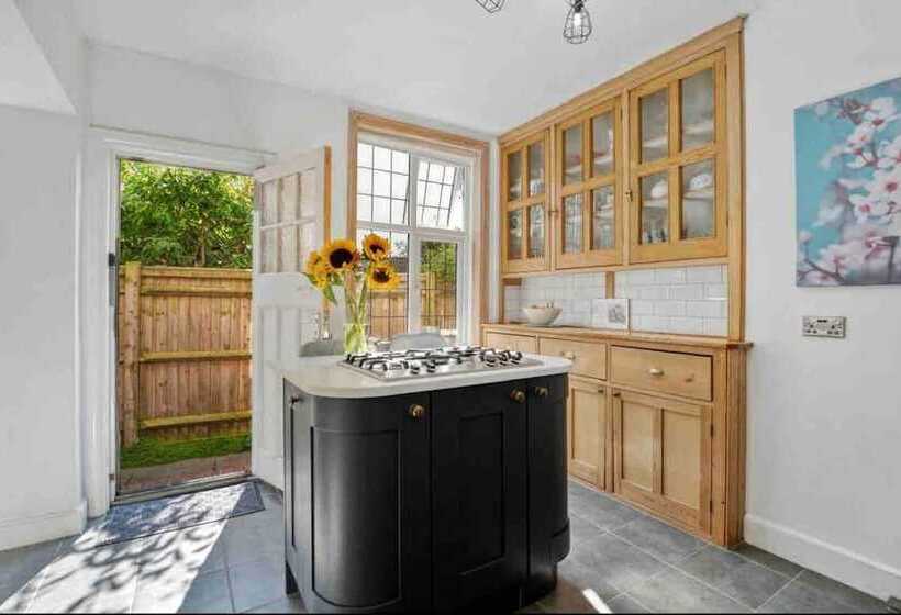 Rezydencja Beautifully Furnished Home 5 Minutes To The Sea!