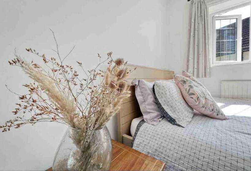 Rezydencja Beautifully Furnished Home 5 Minutes To The Sea!