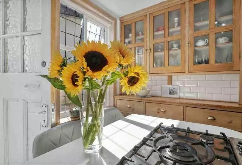 Residenssi Beautifully Furnished Home   5 Minutes To The Sea!