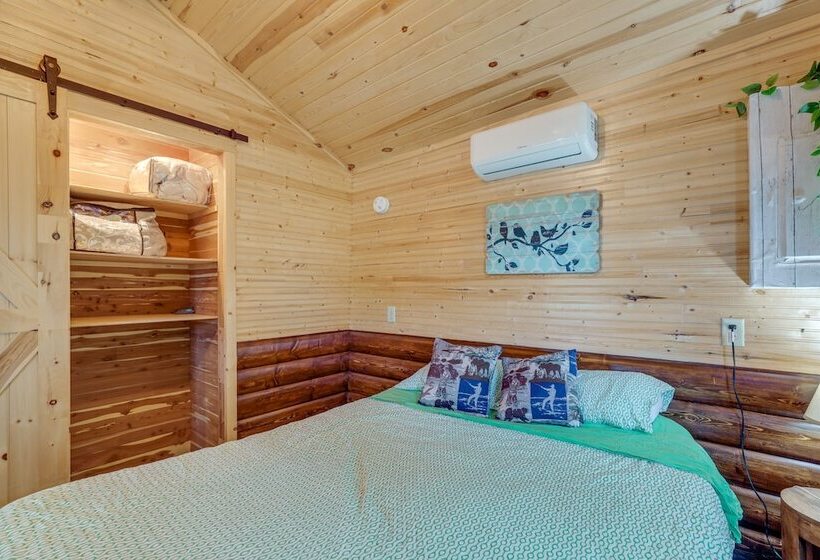 Rock River Hideaway On Private 5 Acre Island!