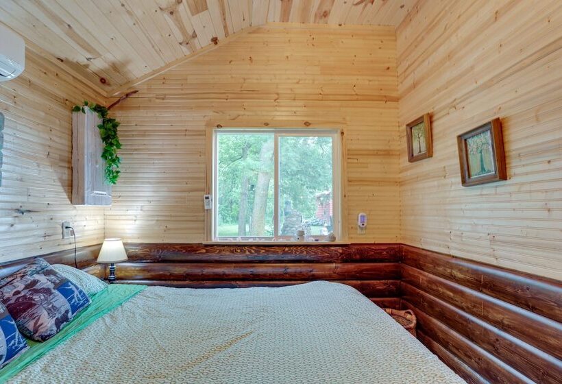 Rock River Hideaway On Private 5 Acre Island!