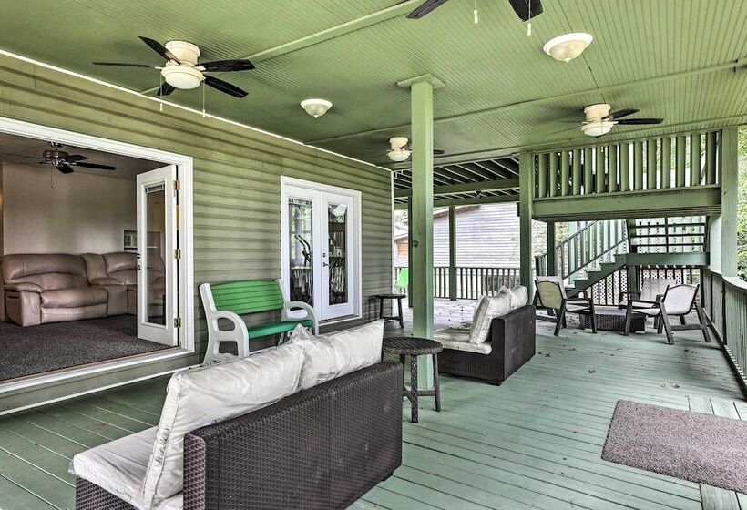 Spacious Family Home On Lake Marion W/ Boat Ramp!