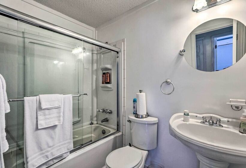 Spacious Family Home On Lake Marion W/ Boat Ramp!