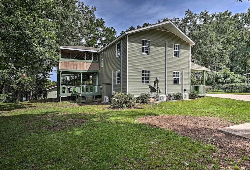 Spacious Family Home On Lake Marion W/ Boat Ramp!