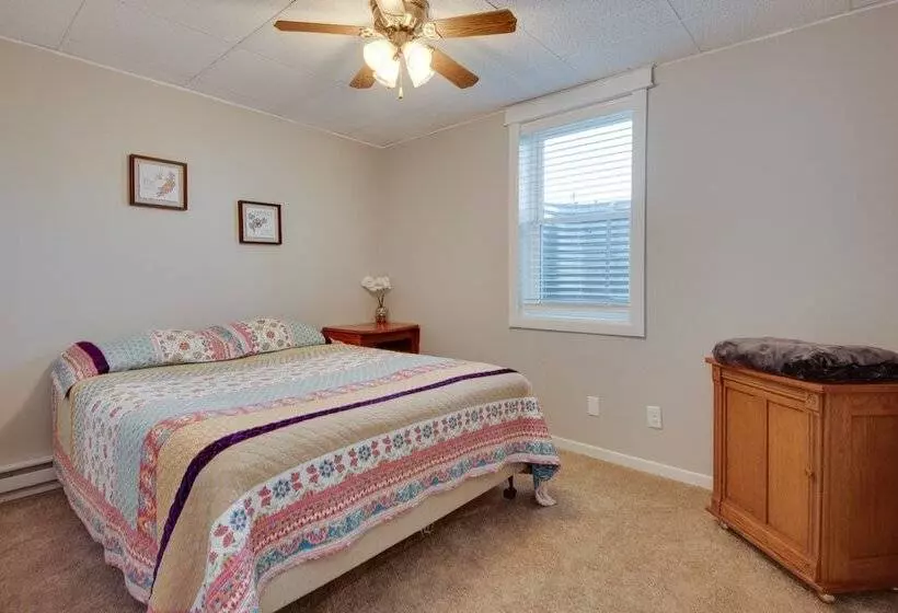 Steamboat Rock Home ~ 3 Mi To Pine Lake State Park