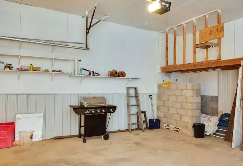 Steamboat Rock Home ~ 3 Mi To Pine Lake State Park