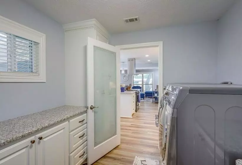 Sunny Hearne Home Near Universities!