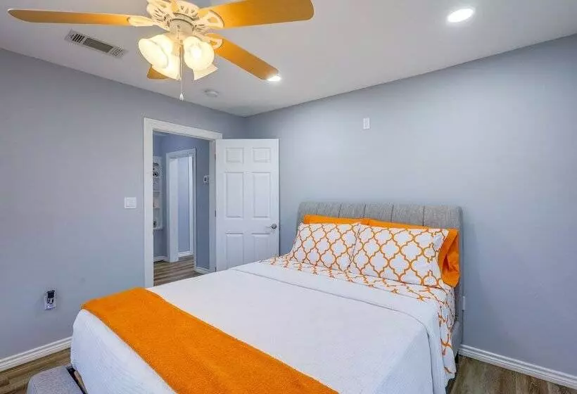 Sunny Hearne Home Near Universities!