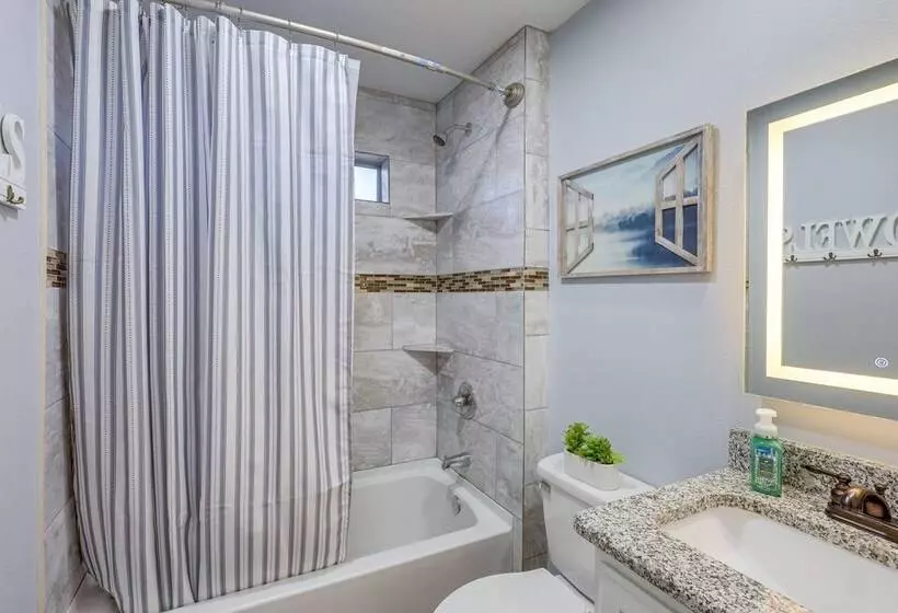 Sunny Hearne Home Near Universities!