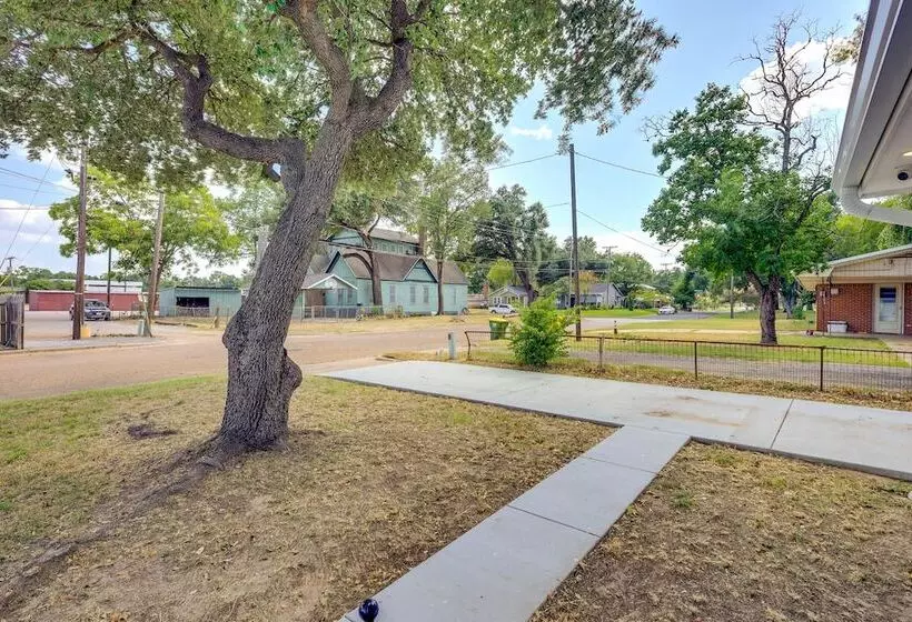 Sunny Hearne Home Near Universities!