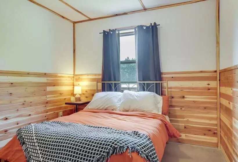 Toivola Home W/ Fire Pit: 8 Mi To Lake Superior!