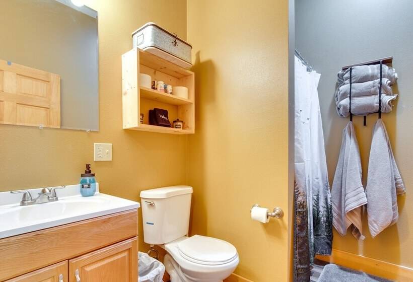 Tranquil La Prairie Retreat W/ Patio & Fireplace!