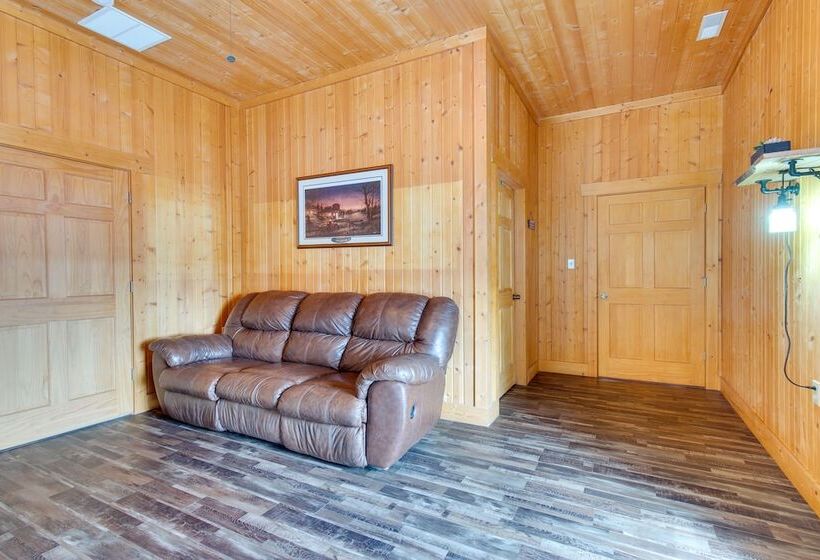 Tranquil La Prairie Retreat W/ Patio & Fireplace!