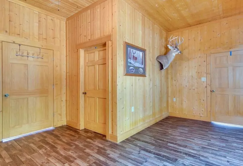 Tranquil La Prairie Retreat W/ Patio & Fireplace!