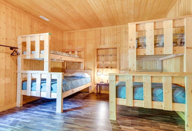 Tranquil La Prairie Retreat W/ Patio & Fireplace!