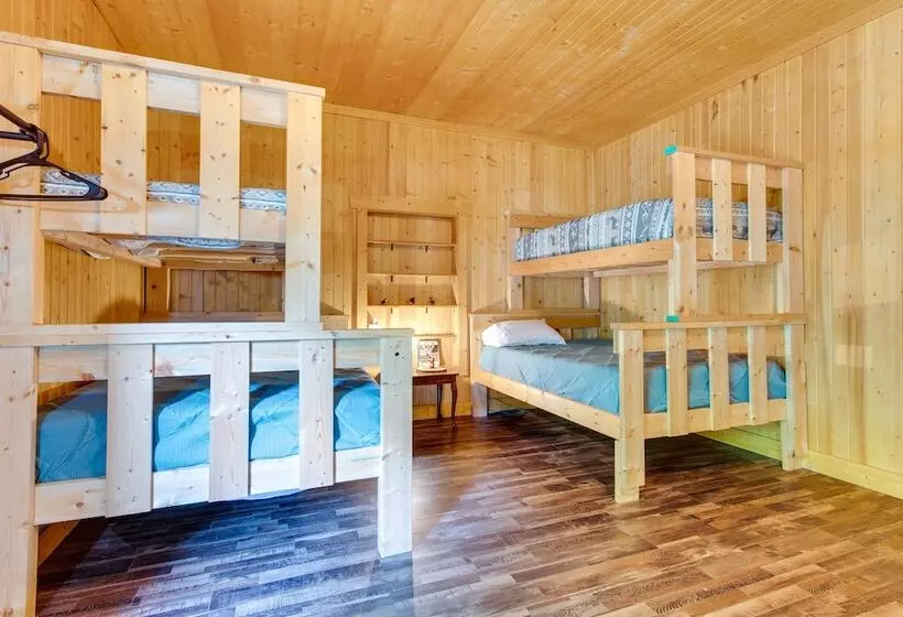 Tranquil La Prairie Retreat W/ Patio & Fireplace!