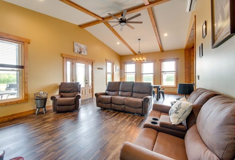 Tranquil La Prairie Retreat W/ Patio & Fireplace!