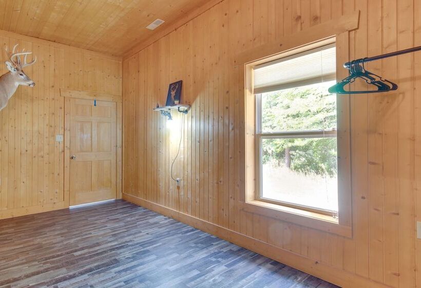 Tranquil La Prairie Retreat W/ Patio & Fireplace!