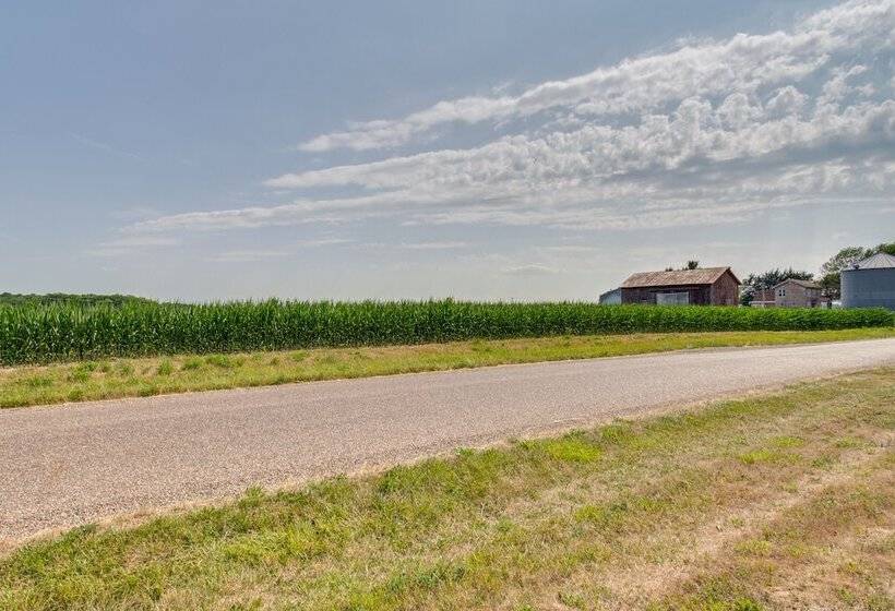 Tranquil La Prairie Retreat W/ Patio & Fireplace!