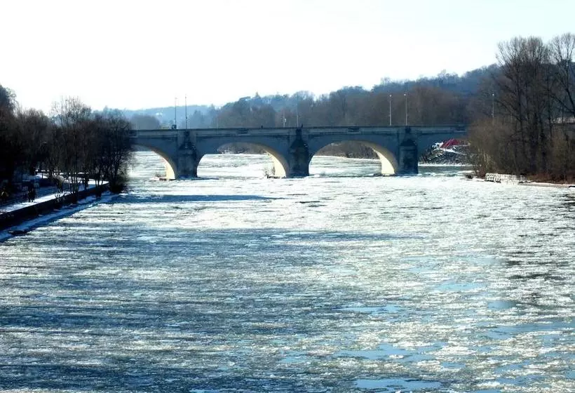 تختخواب و صبحانه Alcove Des Beaux Arts