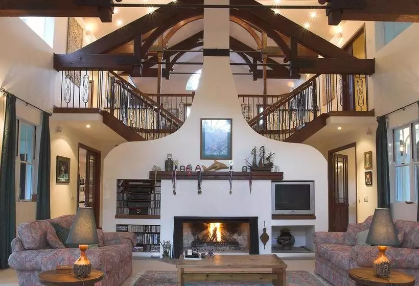 Bed and Breakfast Kingfishers Manor