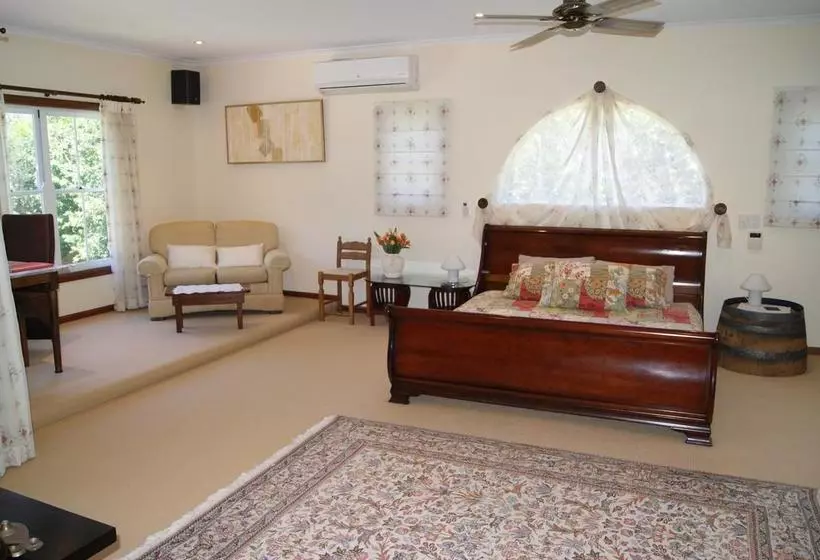 Bed and Breakfast Kingfishers Manor