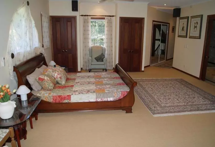 Bed and Breakfast Kingfishers Manor