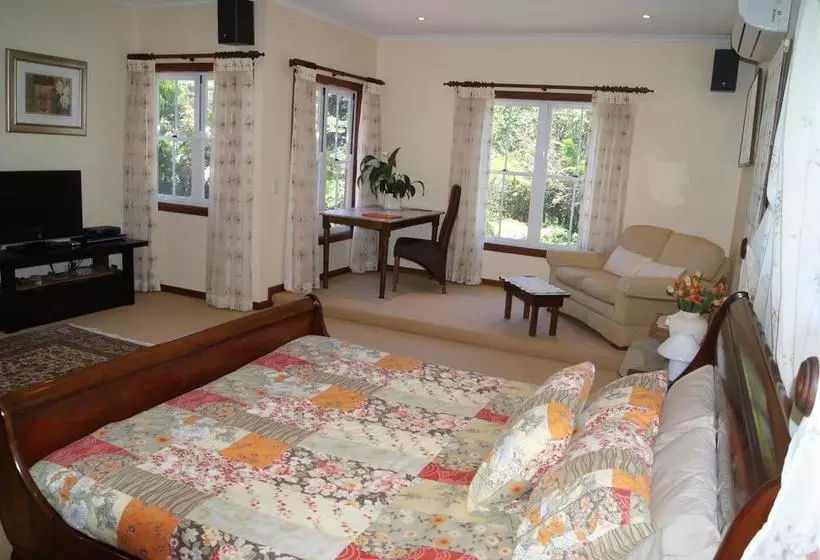 Bed and Breakfast Kingfishers Manor
