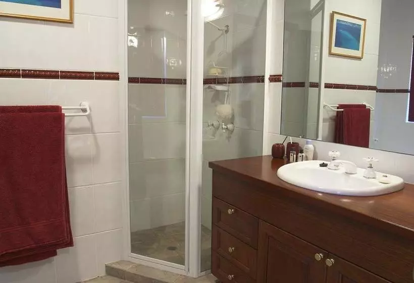 Bed and Breakfast Kingfishers Manor