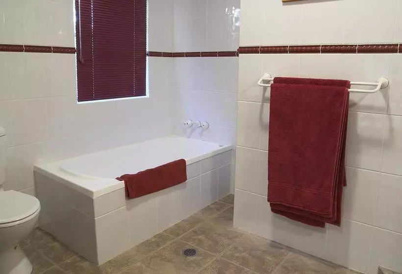 Bed and Breakfast Kingfishers Manor