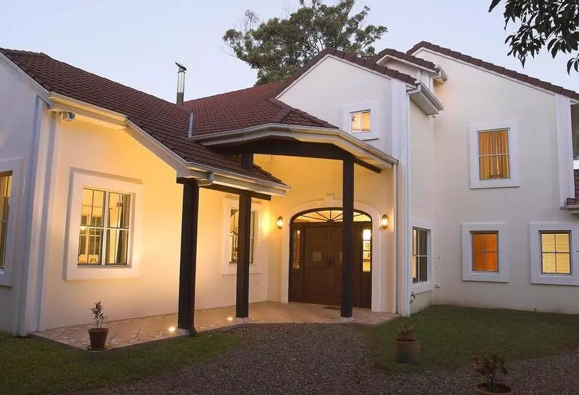Bed and Breakfast Kingfishers Manor