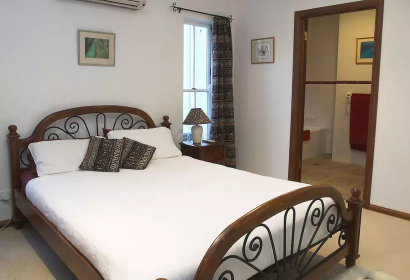 Bed and Breakfast Kingfishers Manor