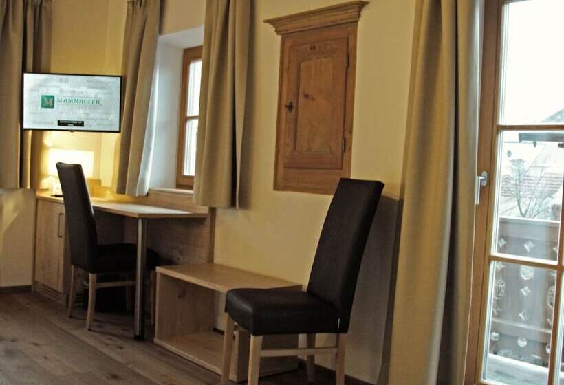 ベッドアンドブレックファースト Mammhofer Suite & Breakfast