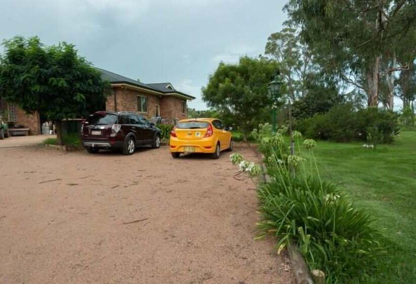 Fullcircle Farm Bed & Breakfast