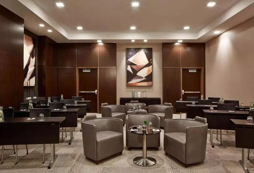Ac Hotel By Marriott Minneapolis Downtown