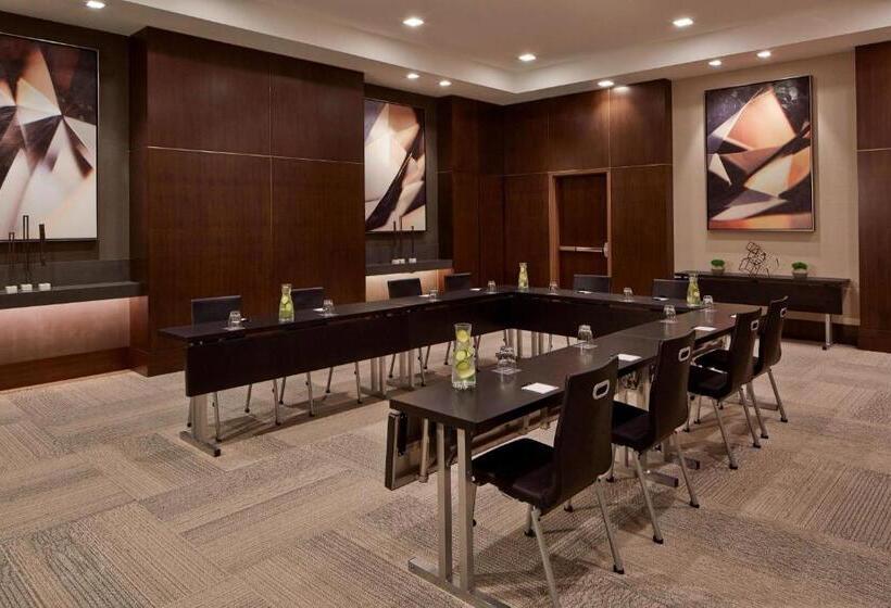 Ac Hotel By Marriott Minneapolis Downtown