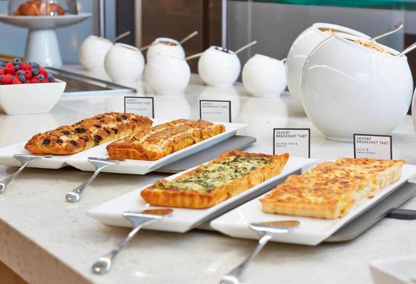 Ac Hotel By Marriott Minneapolis Downtown