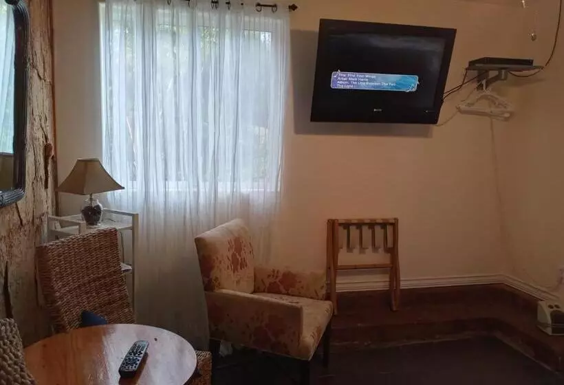 ホテル Aloha Crater Lodge
